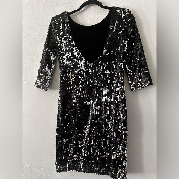 Blaque Label Dresses & Skirts - Blaque Label | sequins | vacation | 100% polyester | 90% cotton 10% spandex